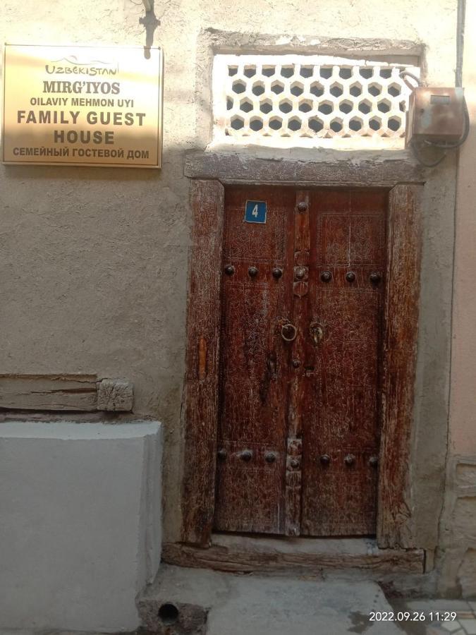 In Center Of Bukhara Family Guest House Mirg'Iyos Exterior photo