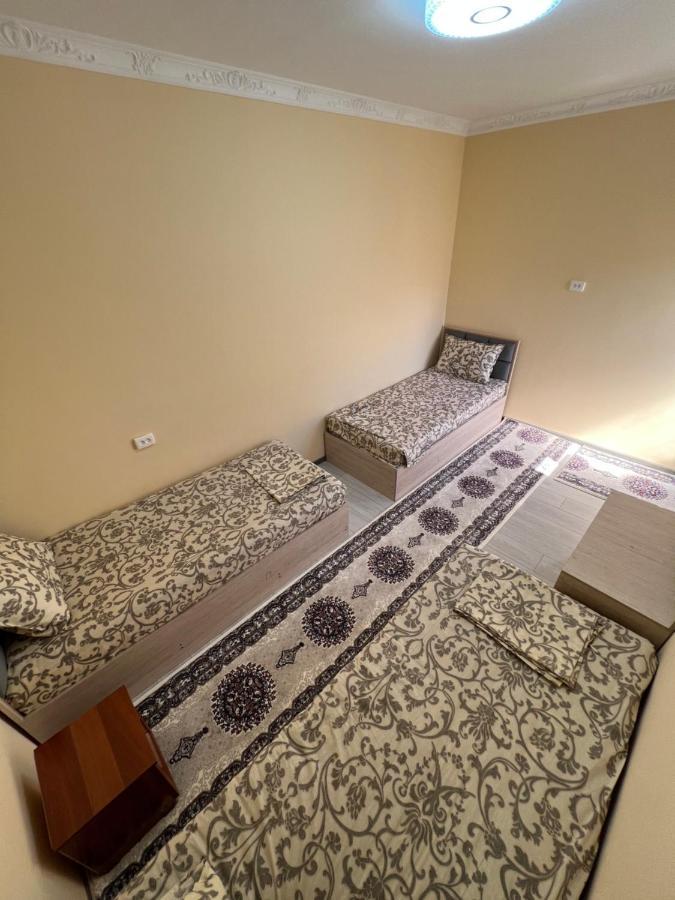 In Center Of Bukhara Family Guest House Mirg'Iyos Exterior photo