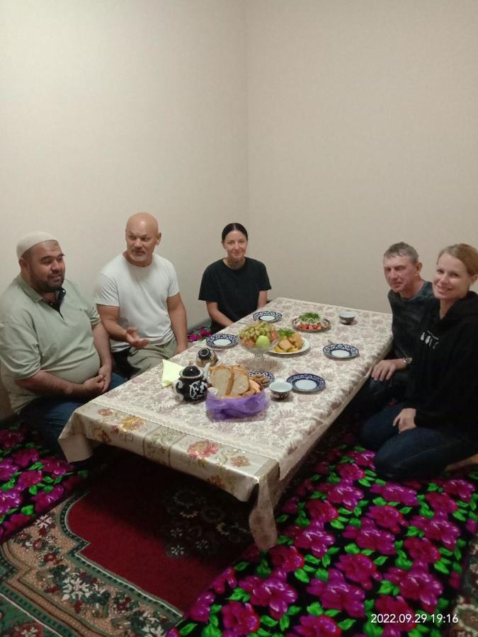 In Center Of Bukhara Family Guest House Mirg'Iyos Exterior photo